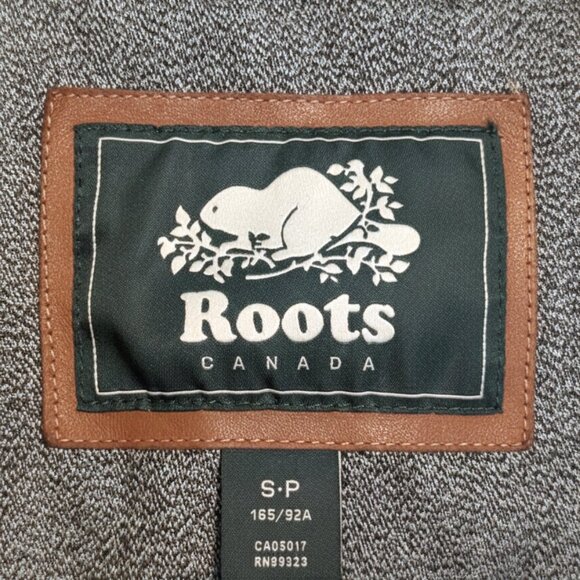 🔥 ROOTS Stylish Men's Down Hooded Jacket Size (S but fits M) – Grey Winter Coat - Picture 6 of 13